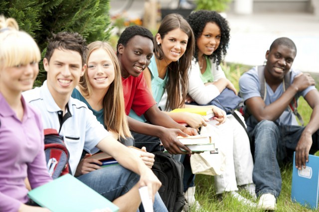How New Students Should Make Friends In College?