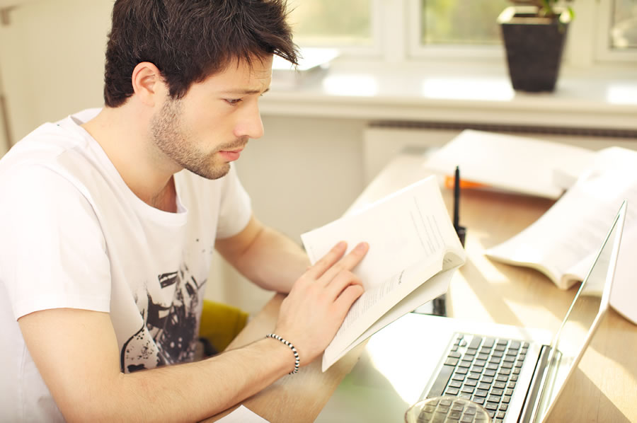 What Are The Benefits And Risks Of Hiring Professional College Essay Writing Companies