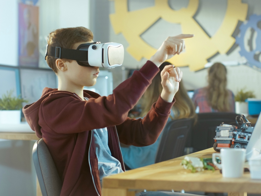 The Benefits Of Using Augmented Reality In The Classroom
